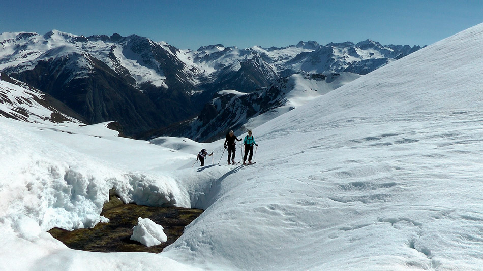 #9 Haut vallon de l Haut vallon de l'Alpe, à l'A/R, secteurs du Mt Aiga à G et de Vens à Dr.