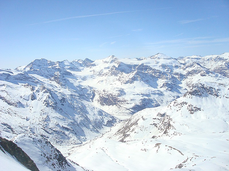 Vue du sommet (2) : Du sommet, vue sur Carro - Evettes - Albaron - Charbonnel