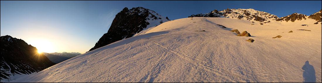 #1 au dessus de vielle route : le soleil nous attrape. au dessus de vielle route : le soleil nous attrape.