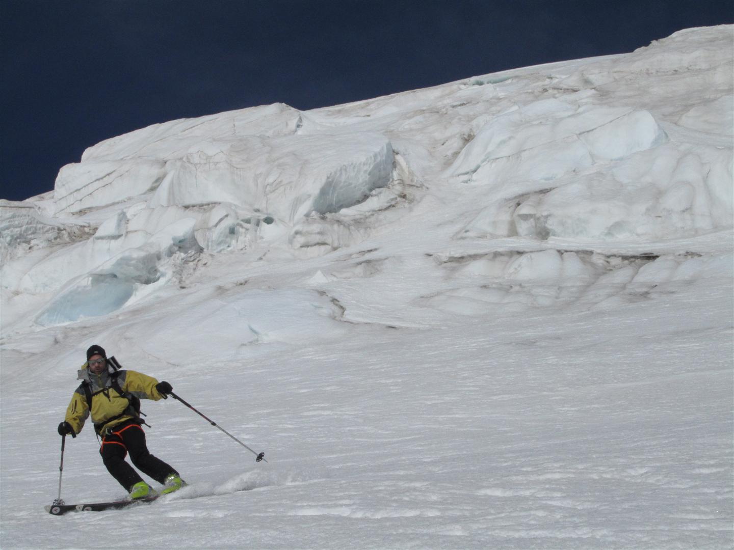 #4 descente sous les séracs : à 3400 m descente sous les séracs : à 3400 m