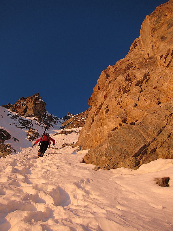 #1 Brèche de la plate de agneaux : au lever de soleil Brèche de la plate de agneaux : au lever de soleil