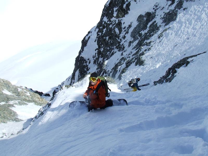 #6 Mont Petit Colon : Après avoir effectuée la traverssée expo, on entre dans le couloir Mont Petit Colon : Après avoir effectuée la traverssée expo, on entre dans le couloir