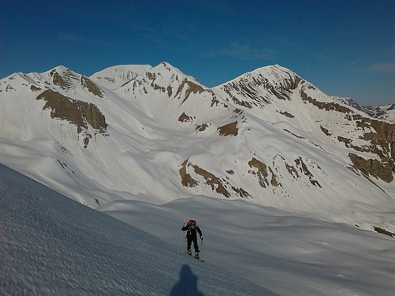 #1 mourre froid : 9 h à la montée, après la côte du col dans les première pentes sous le sommet, ça porte très bien. mourre froid : 9 h à la montée, après la côte du col dans les première pentes sous le sommet, ça porte très bien.