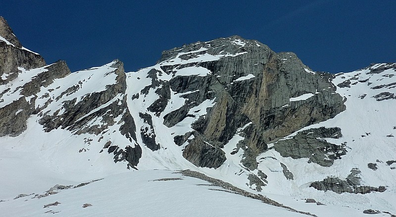 #17 couloir Sud : Le couloir aujourd couloir Sud : Le couloir aujourd'hui. A droite, la face W du Grand Roc