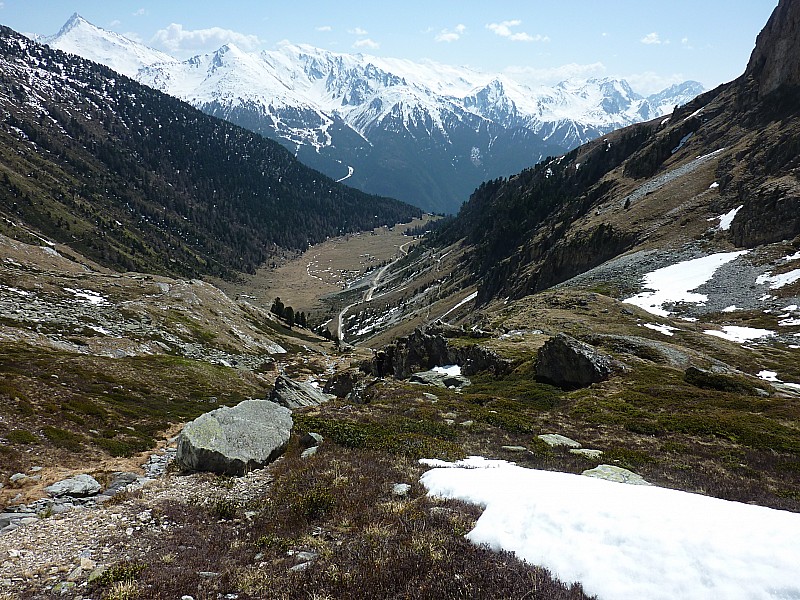 #20 Descente : 2300 m: y a plus de neige : y a plus qu Descente : 2300 m: y a plus de neige : y a plus qu'à...