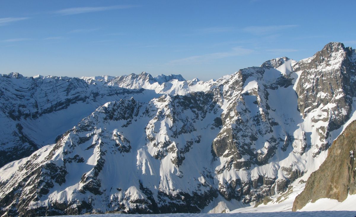 #7 Crête de Malamort : Un versant nord austère sans voie skiable Crête de Malamort : Un versant nord austère sans voie skiable