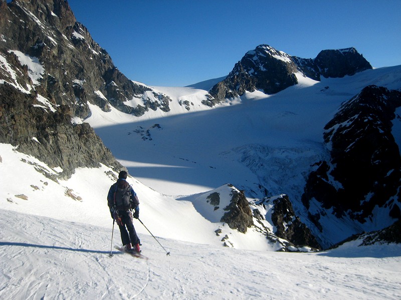 Vers le col des Bouquetins : Mathieu dans la descente vers le col des Bouquetins