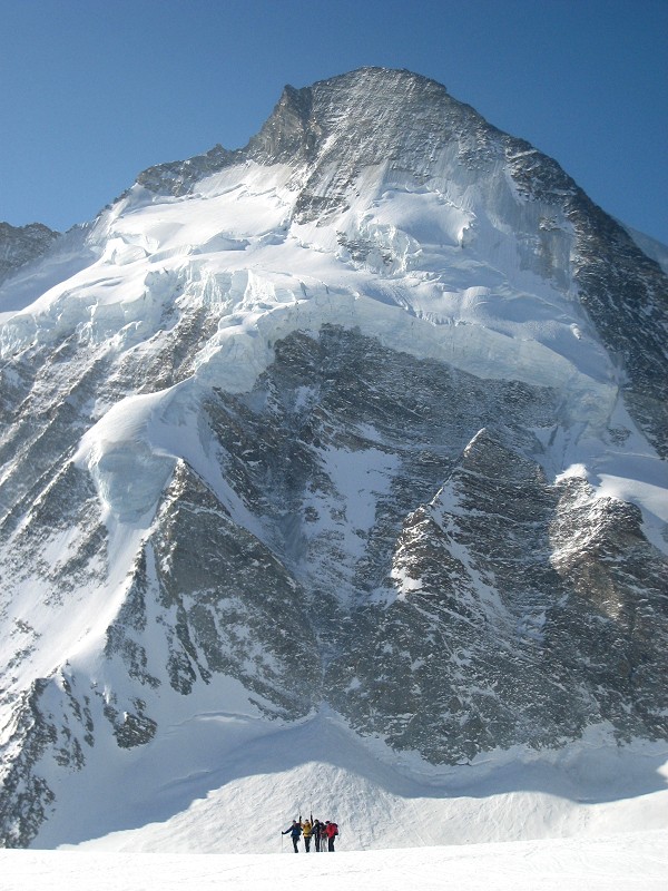 Dent d'Hérens : Imposante dent d'Hérens