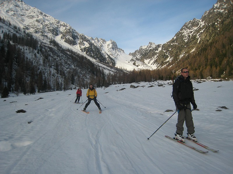 Fin des descente : Fin de descente du val d'Arpette. Benoit, exténué, nous abandonnera là.