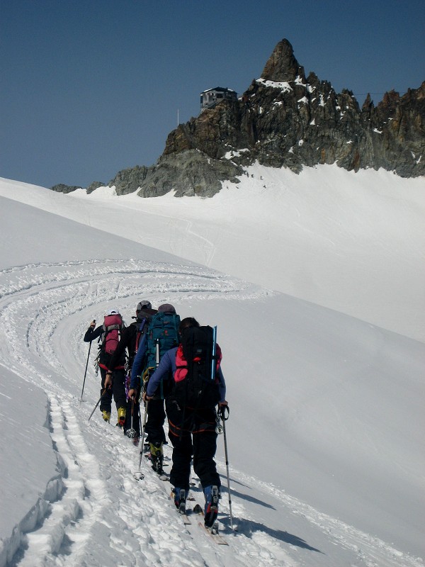 Cabane de Bertol : Le groupe sous la cabane de Bertol