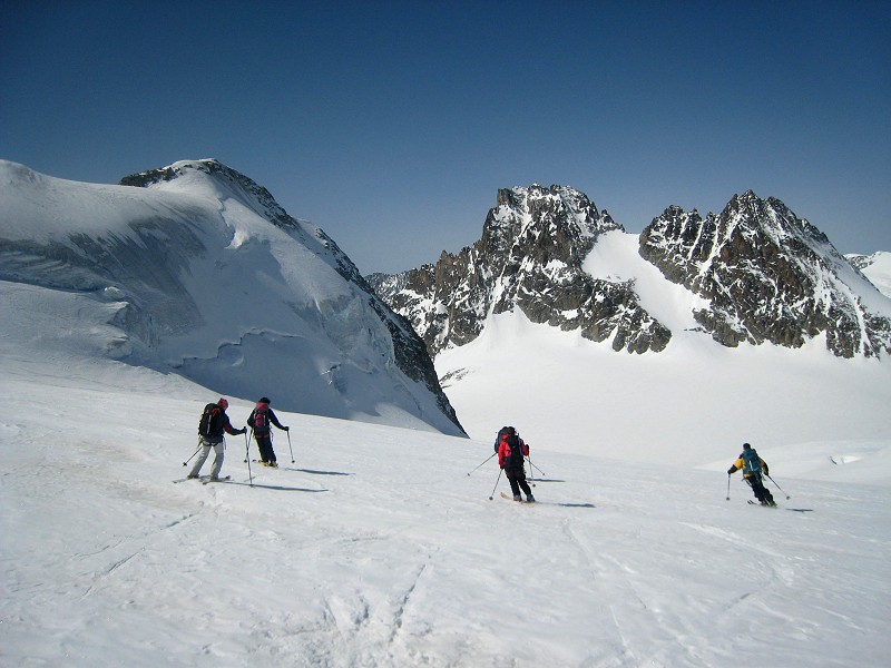 Dents de Bertol : Descente de tête blanche sur la cabane de Bertol