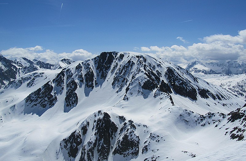Cime de la Lombarde : 4ème et 5ème sommet -petit blanc derrière la Lombarde
