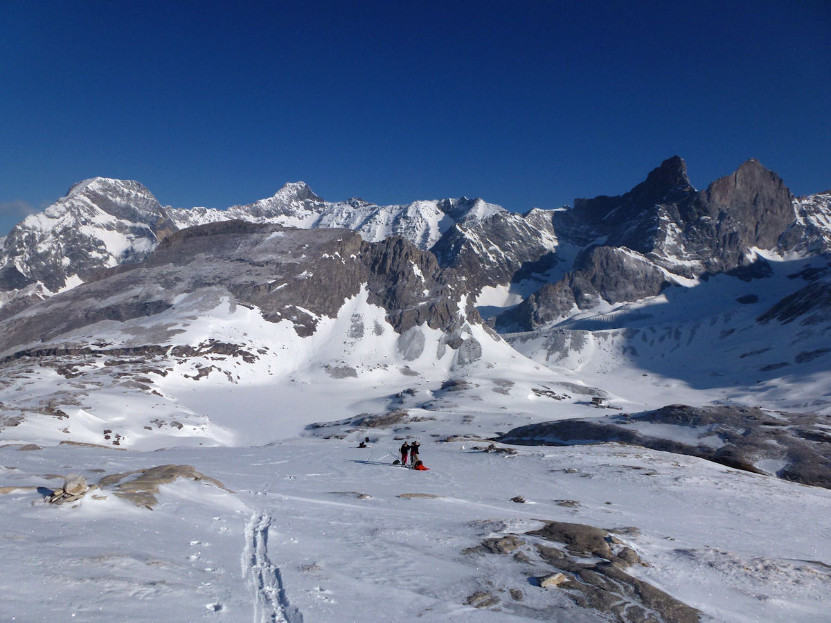 #5 Dans le rétro : Avec au premier plan le versant Sud de l Dans le rétro : Avec au premier plan le versant Sud de l'Aiguille de la Vanoise.