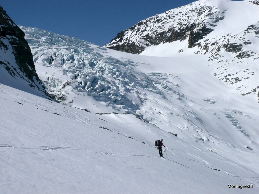 #4 Turmann Gletscher : Encore 450 m et nous voilà à la Cabane de tracuit Turmann Gletscher : Encore 450 m et nous voilà à la Cabane de tracuit