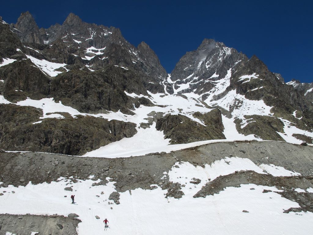 #11 Arrivée sur le Glacier Noir... : ...après 1000m de descente Arrivée sur le Glacier Noir... : ...après 1000m de descente