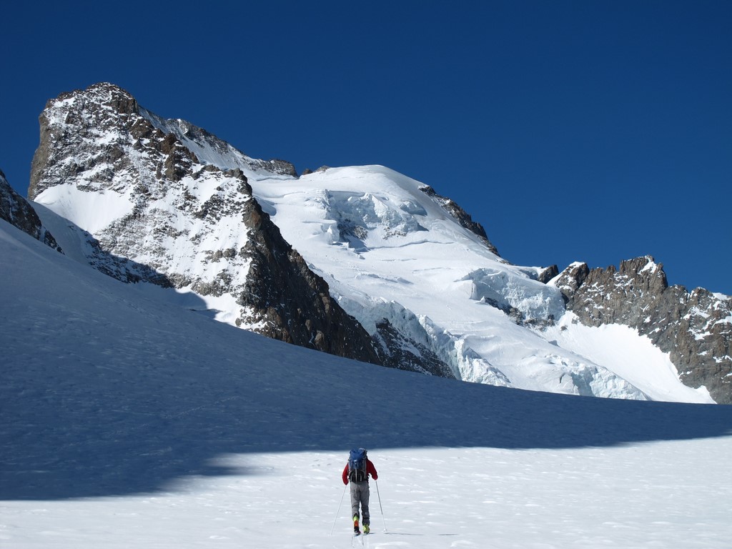 #5 Face au Dôme : On va bientôt tourner à gauche vers le Col de la Gde Sagne Face au Dôme : On va bientôt tourner à gauche vers le Col de la Gde Sagne
