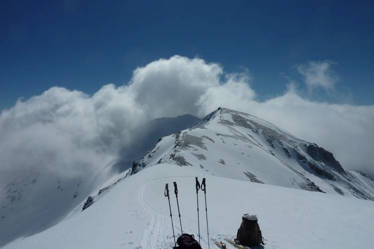 #4 Vers le point 3042m : Punta Nera est bien Nera. Vers le point 3042m : Punta Nera est bien Nera.