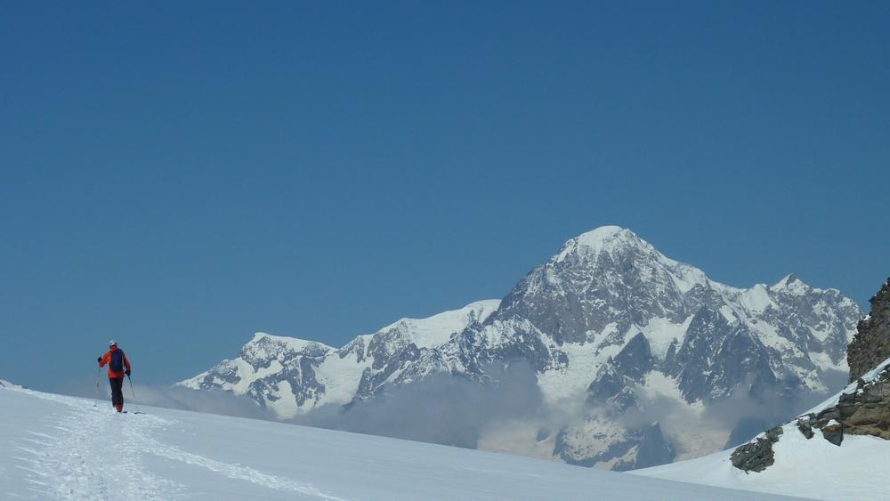 #20 Manu : petit footing devant le Mont Blanc !! Manu : petit footing devant le Mont Blanc !!