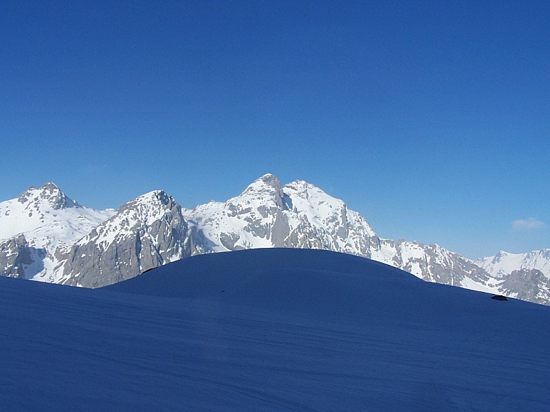 Pointe des Cerces : Contraste entre la froidure du versant nord de la pointe des Cerces et le chaud soleil sur le Gd Galibier.