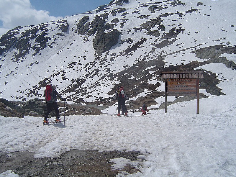 Départ Col de la Croix de Fer : Skis au pieds dès le parking...