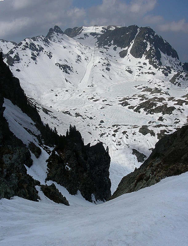 #11 Descente - couloir : On déchausse et remet les crampons, sans oublier de profiter de la vue sur les lacs Robert Descente - couloir : On déchausse et remet les crampons, sans oublier de profiter de la vue sur les lacs Robert