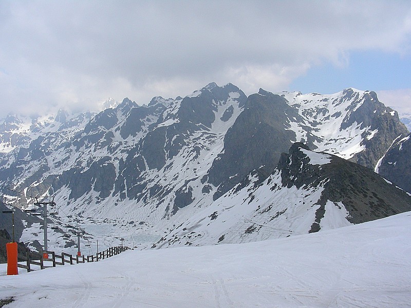 #13 Secteur Chamrousse - ski rando : Vue d Secteur Chamrousse - ski rando : Vue d'ensemble
Grand Van: bien enneigé sur le haut - par contre je ne sais pas pr le col des lessines
Sorbier: ça passe jusqu'au pied du couloir (cf sortie)
Pte vaudaine: bien enneigée mais couloir en mauvais état