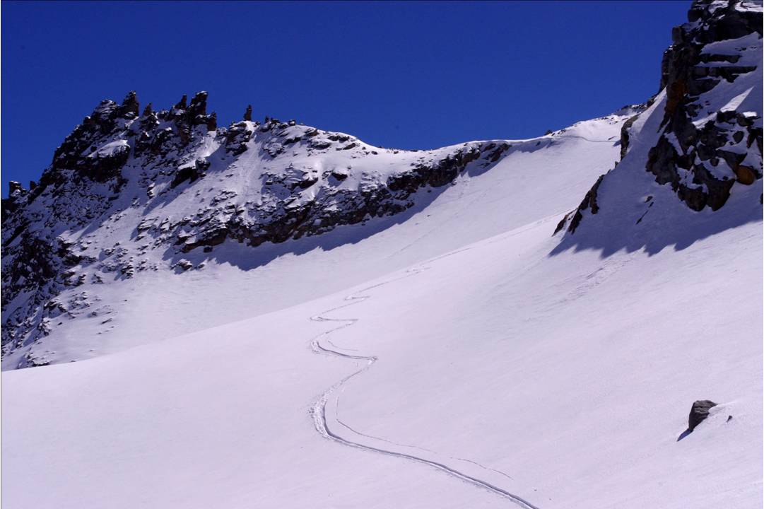 #21 Sous les Tours de l Sous les Tours de l'Herbetet : Grandes pentes en poudreuse sous les Tours de l'Herbetet. Le plaisir de cette neige était une juste compensation, avant le combat de la remontée au Col S de l'Herbetet...