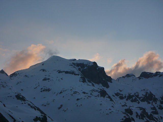 #15 Tour de la Malédie : Coucher de soleil sur le Clapier depuis le refuge ... Tour de la Malédie : Coucher de soleil sur le Clapier depuis le refuge ...