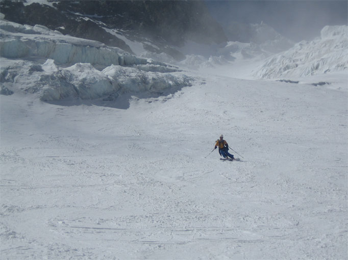 L'Homme : Fred sous les serac du glacier de l'Homme