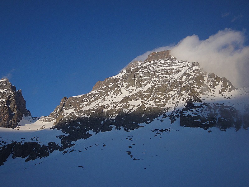 #12 Mt Viso : Ca se dégage enfin sur le versant ouest du Viso Mt Viso : Ca se dégage enfin sur le versant ouest du Viso