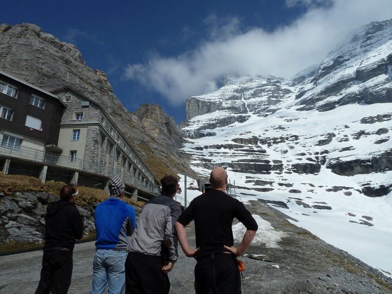 #1 Face Ouest Eiger : La face la joue coquine, elle ne veut pas nous montrer toute l Face Ouest Eiger : La face la joue coquine, elle ne veut pas nous montrer toute l'itineraire...
