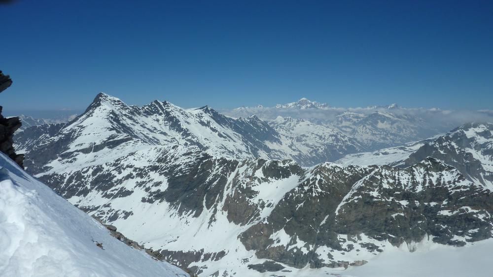 Panorama : Mont Blanc et Grandes Jorasses au fond, Grande Sassiere à gauche
