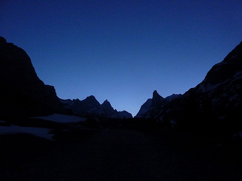 #1 Lever du jour : Un ciselage parfait du ciel Lever du jour : Un ciselage parfait du ciel