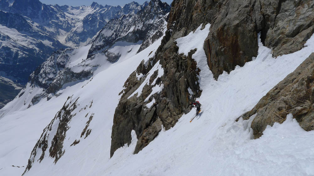 #6 Dans le couloir : Isa à l Dans le couloir : Isa à l'attaque