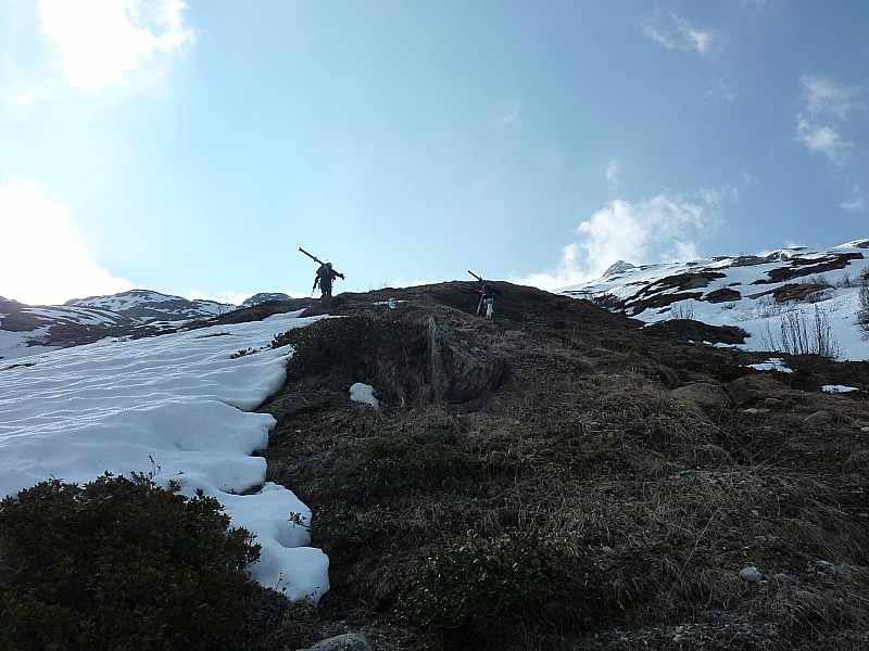 #1 Montée au col des Evettes : Comme en Mai. Quelques rayons de soleil : on espère encore un créneau météo. Montée au col des Evettes : Comme en Mai. Quelques rayons de soleil : on espère encore un créneau météo.