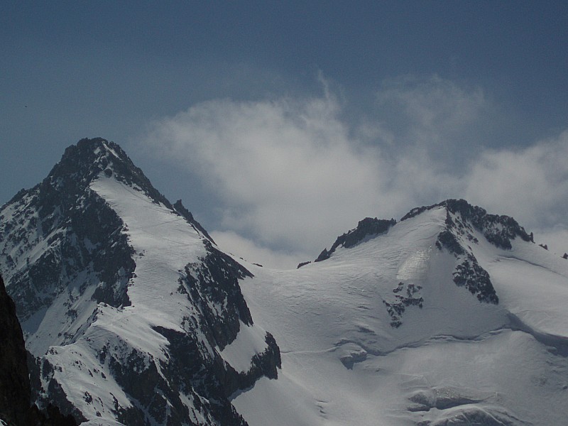 Pic de Neige Cordier : le col Émile Pic et la Roche du même nom à droite