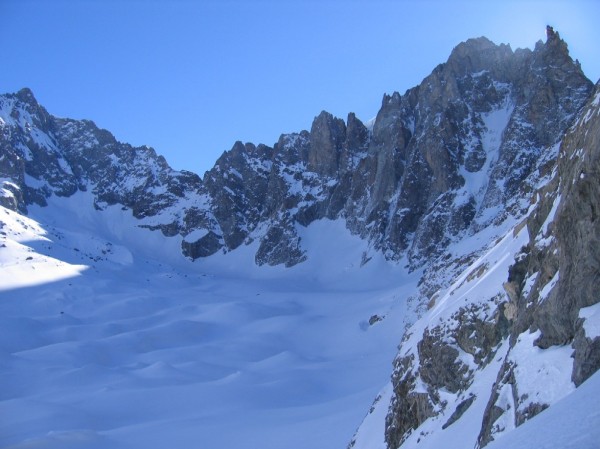 #1 Dôme des Ecrins : Le col et le dôme des Ecrins, depuis le bas de notre couloir. Dôme des Ecrins : Le col et le dôme des Ecrins, depuis le bas de notre couloir.