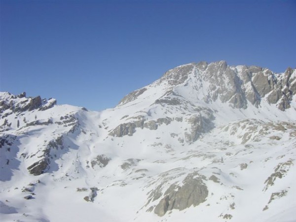 #4 Pointe de Chauvet : un peu sèche !
On voit le refuge en contrebas Pointe de Chauvet : un peu sèche !
On voit le refuge en contrebas