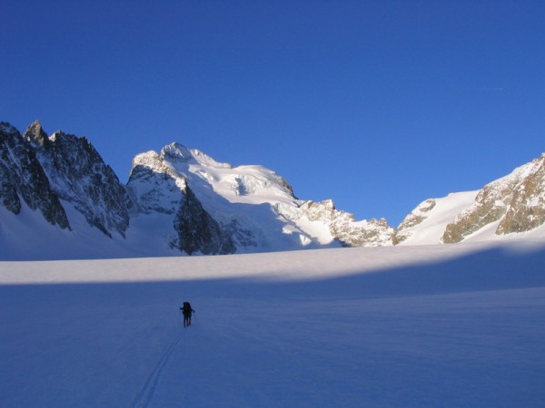 #1 glacier blanc 1 : premier rayon de soleil sur le glacier glacier blanc 1 : premier rayon de soleil sur le glacier