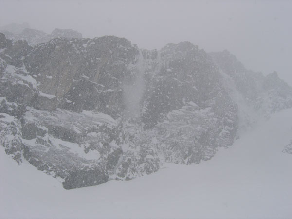#5 Et c Et c'est le BUT !!! : La neige et les petites coulées nous dissuadent de nous engager dans le couloir !