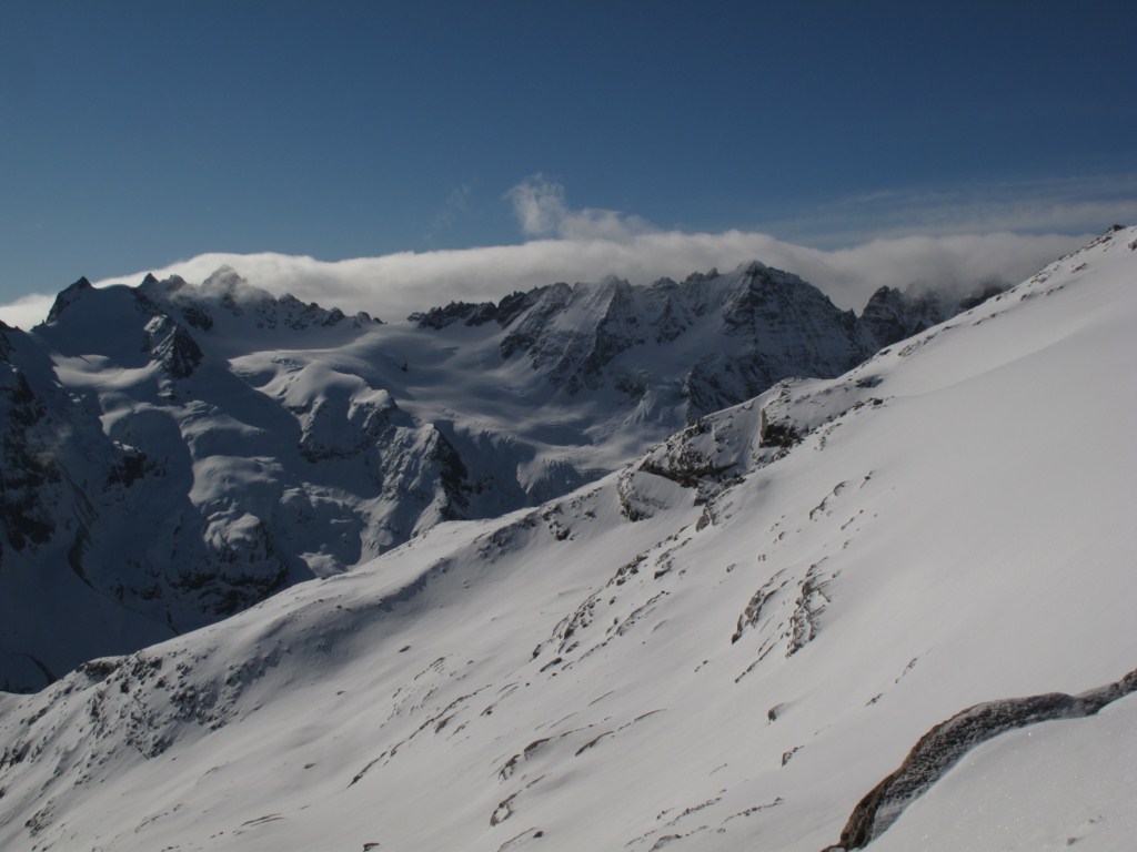 #10 Débouché du couloir à l Débouché du couloir à l'arête : Au fond le groupe de la Torre del Gran San Pietro