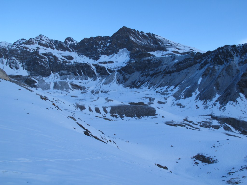 #6 Chaîne de la Grivola : Austère et enneigement que dans les couloirs Chaîne de la Grivola : Austère et enneigement que dans les couloirs