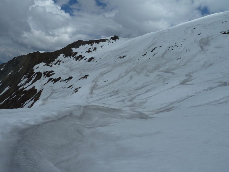 #9 aiguillettes 1 : Neige sale un peu moins agréable à skier, avec parfois des bons passages et parfois de la pourrie. Retour quand même à la voiture, skis aux pieds !!! aiguillettes 1 : Neige sale un peu moins agréable à skier, avec parfois des bons passages et parfois de la pourrie. Retour quand même à la voiture, skis aux pieds !!!