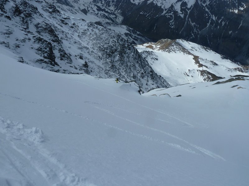 #14 Dôme des Nants : Petite couche de poudre pour la prise du couloir Dôme des Nants : Petite couche de poudre pour la prise du couloir