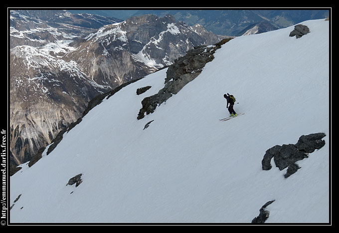 #18 Haut du couloir : Pierre rentre dans le couloir Haut du couloir : Pierre rentre dans le couloir