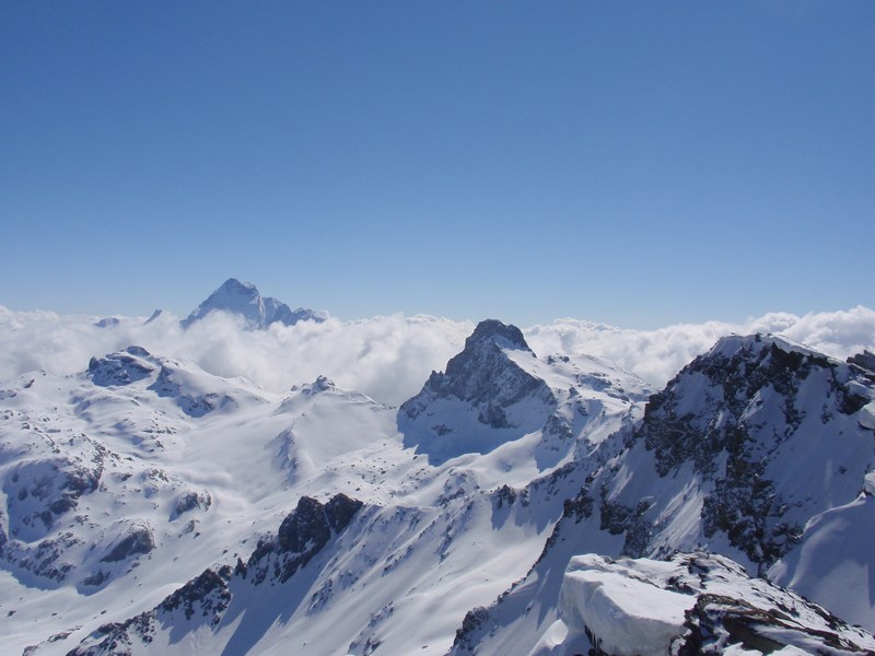 #4 Vers l Vers l'Italie : Caramentran, Col de Saint-Véran, Toillies, crête de Coq et le Viso au fond.