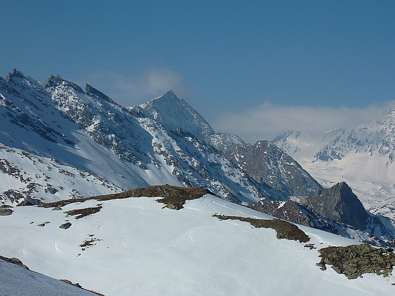 #4 Pte de l Pte de l'Observatoire : Au deuxième plan, l'arête W de la Pte de l'Observatoire.