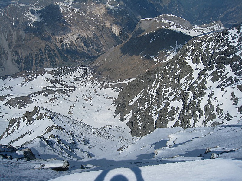 #10 Couloir : Du sommet, vue sur la sortie directe et le bas du couloir. Couloir : Du sommet, vue sur la sortie directe et le bas du couloir.