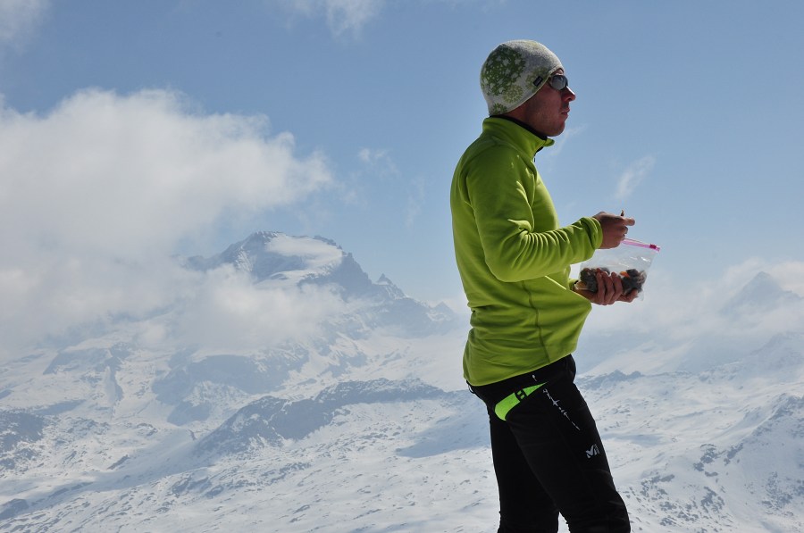 Col de la nivolettaz : Etienne, tout excité de voir le Gran Pa !