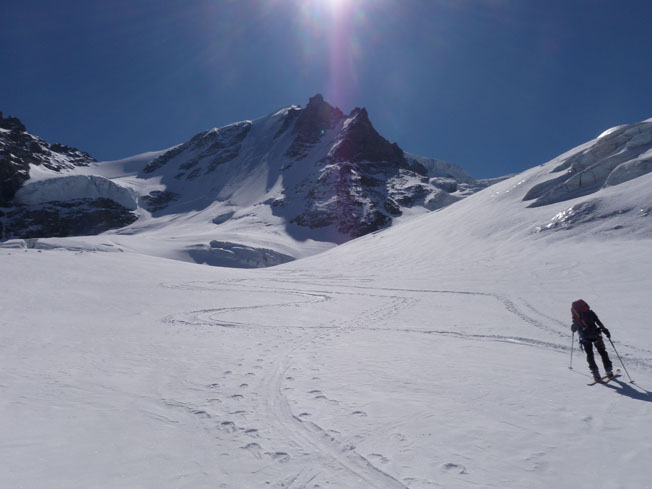 #34 dans les virages : Isabelle va tellement vite en montée qu dans les virages : Isabelle va tellement vite en montée qu'elle se penche